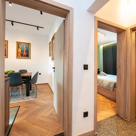 Apartament Library *